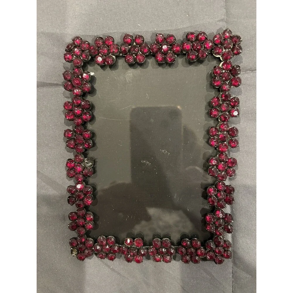 Picture Frame Deep Red Beads In Flower Design 4x6 Free Standing